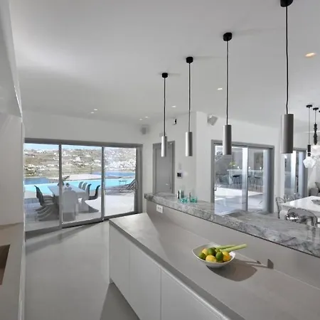 Luxury Mykonos In The Ornos Korfos فيلة